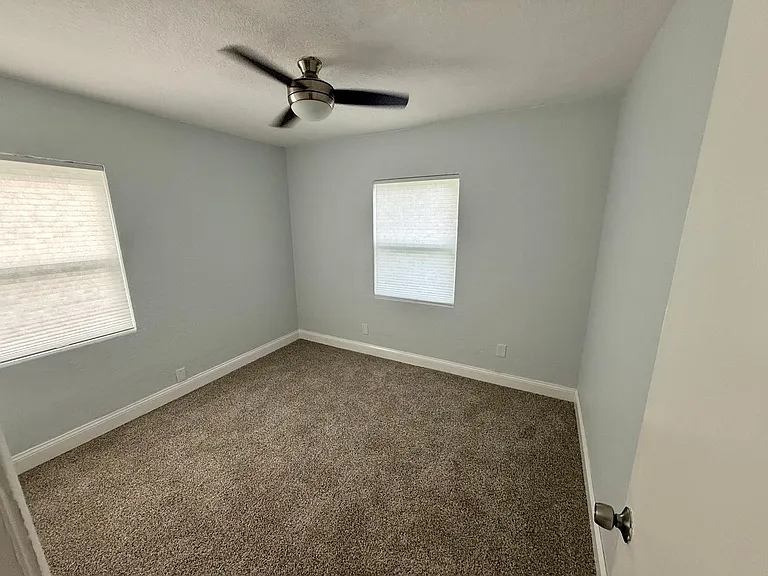 4721 E Castlewood Dr — Photo 10