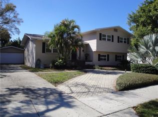 207 Coe Rd, Belleair, FL 33756