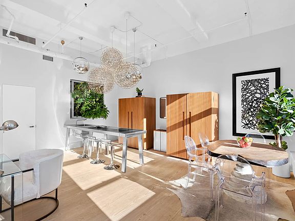 5th image of 448 W 37th St APT 12E