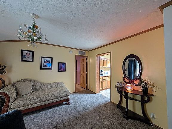 3rd image of 994 Scarlett Ln