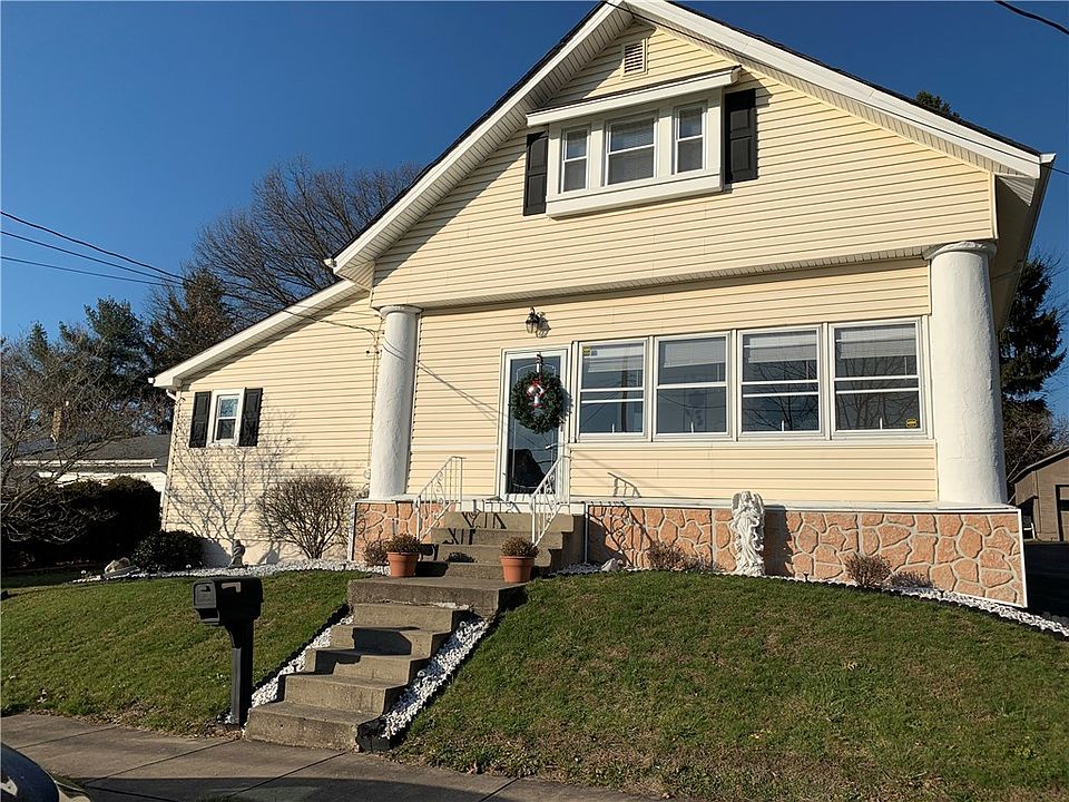 1st image of 207 E Fairmont Ave