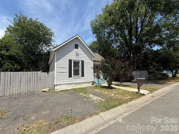318 Goff St, Charlotte, NC 28208