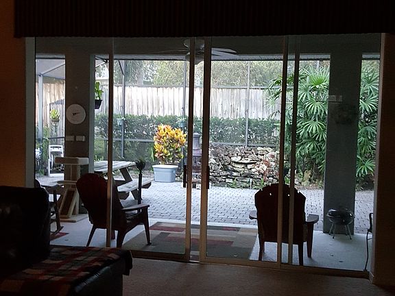 5th image of 10824 Versailles Blvd