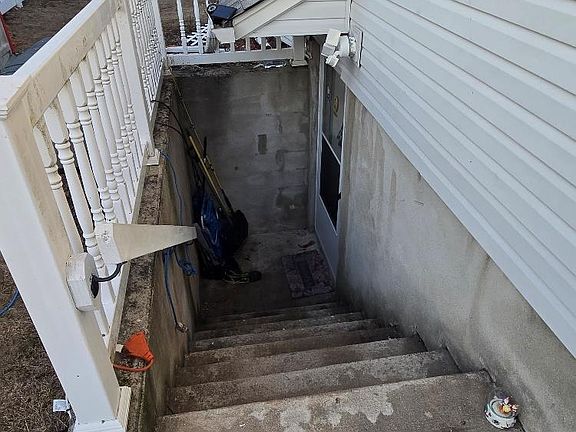 4th image of 12 Carson Street
