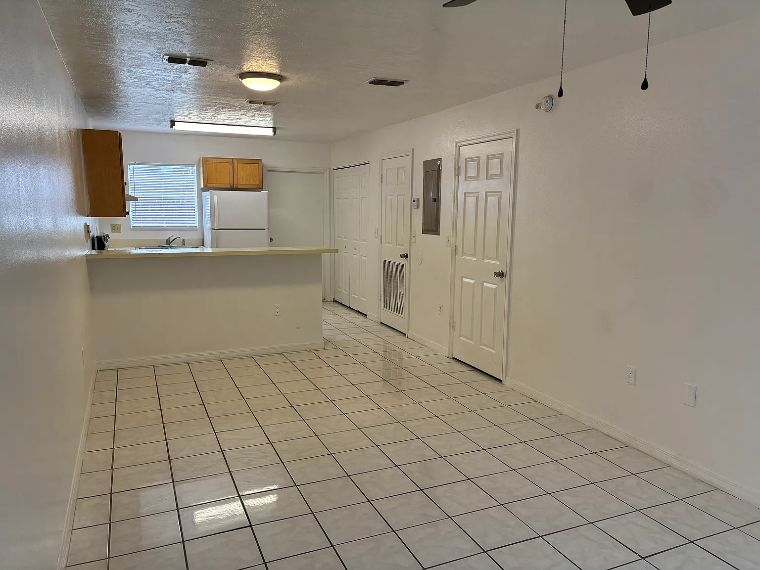 2 bed, 1.5 bath, 900 sqft, $1,280 — Photo 2