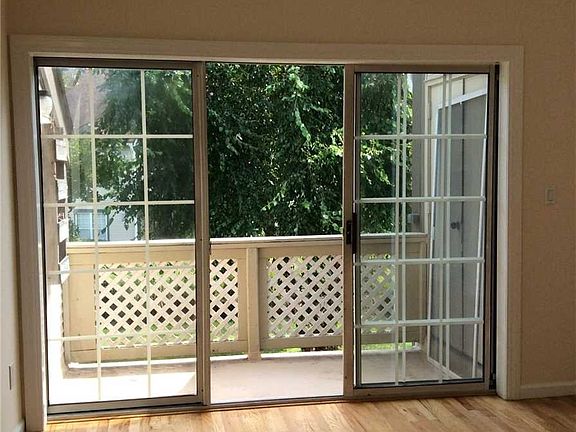 4th image of 28 Greenmeadow Dr