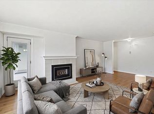 3290 W 4th Ave #201, Vancouver, BC V6K 1R9