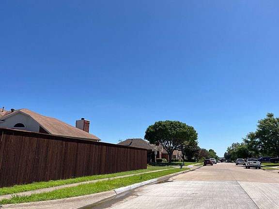 4th image of 7118 Birchmont Dr