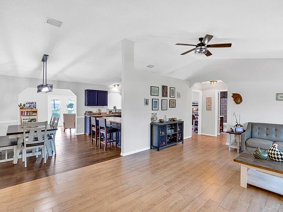 2nd image of 7901 Belmont Avenue