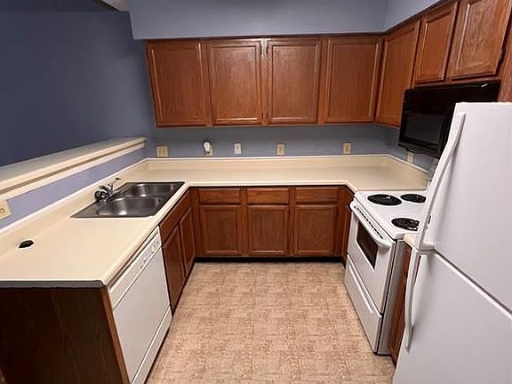 4th image of 200 Pecan Dr APT 204