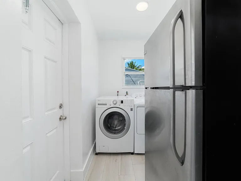 2130 Wiley Ct — Photo 8