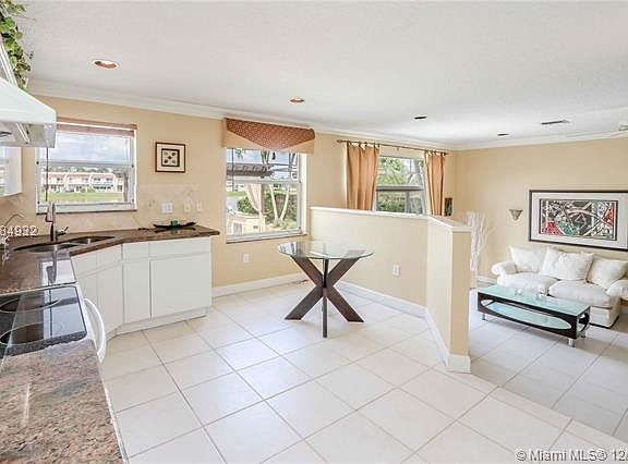 4th image of 10871 NW 59th St
