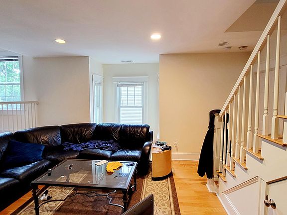 4th image of 25 Capen St #2A