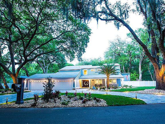 2nd image of 2407 Los Robles Dr