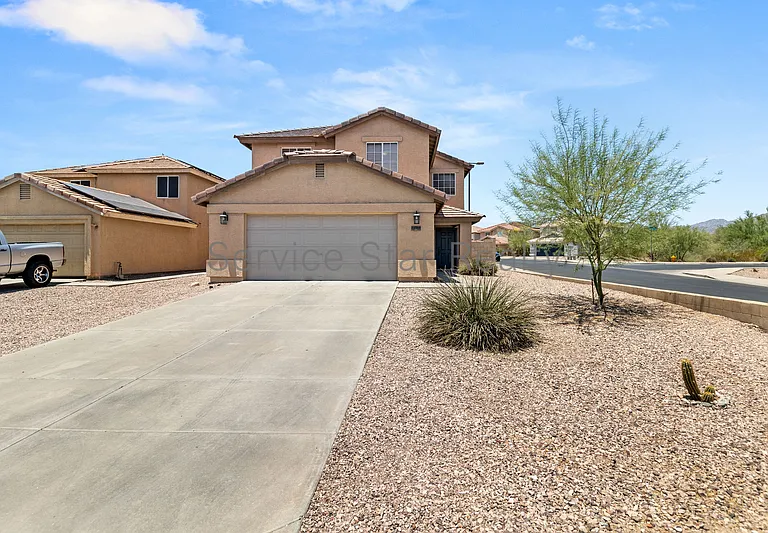 22368 W La Vista Cir — Photo 1
