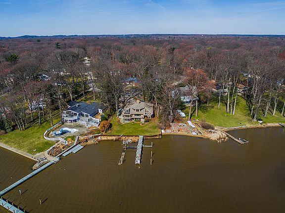 3rd image of 145 Crestwood Dr