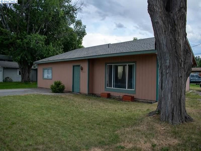 1st image of 3903 W 10th Ave