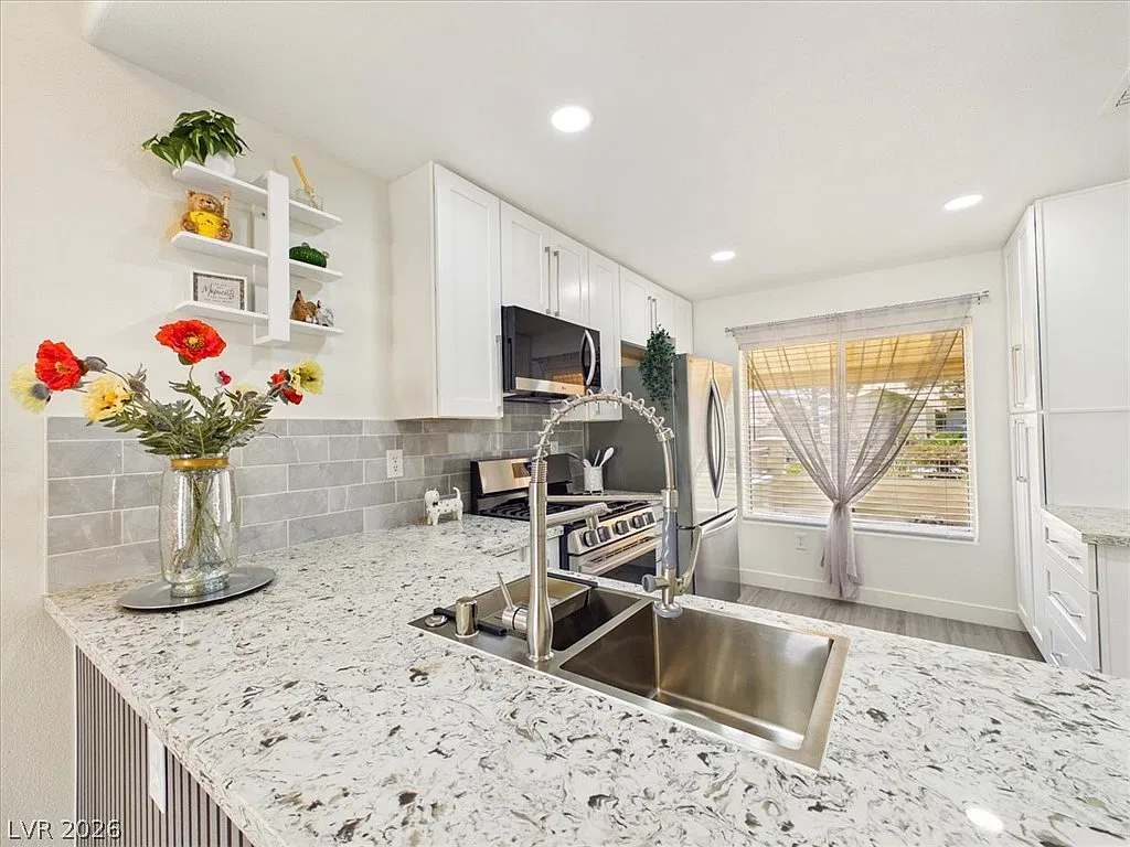 2 bed, 2.0 bath, 1220 sqft, $2,250 — Photo 4