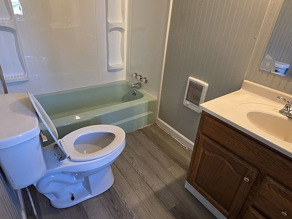 5th image of 250 E North St #2