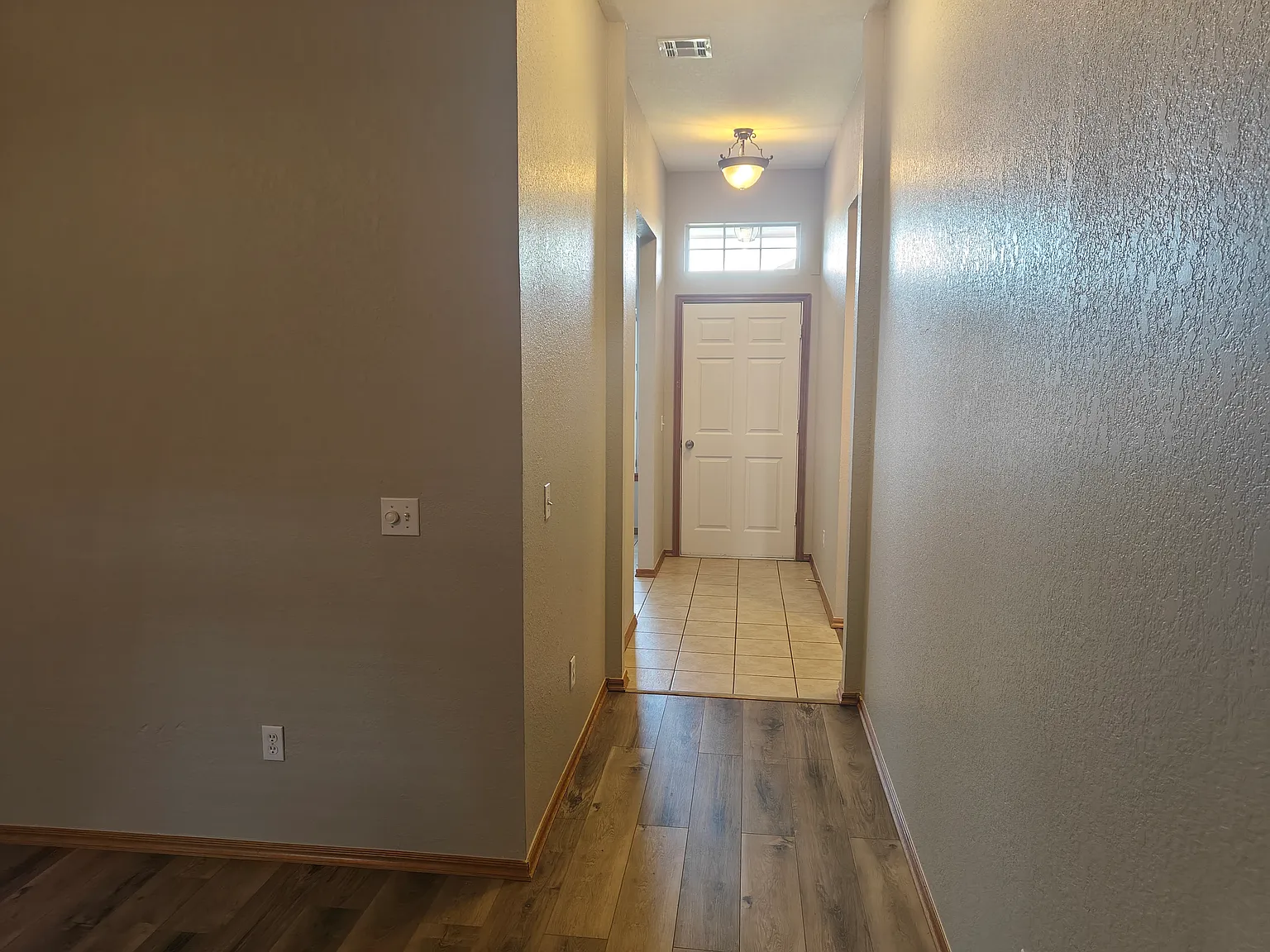 3 bed, 1560 sqft, $1,650 — Photo 2