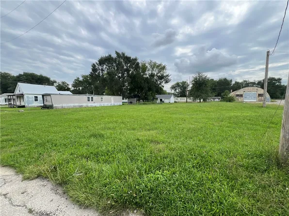 508 E Macon St, Clinton, IL 61727