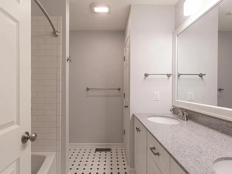 3000 Golden Rd #7 — Photo 18