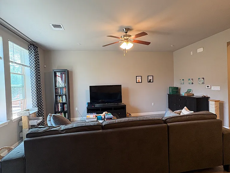 13800 Lyndhurst St — Photo 7