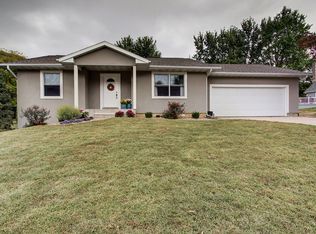 2901 Hayfield Ln, Quincy, IL 62301