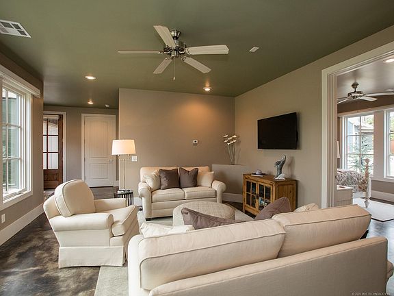 3rd image of 37031 S Cliff Crest Dr