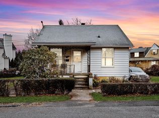 3 Clinton Ave, Pleasantville, NY 10570