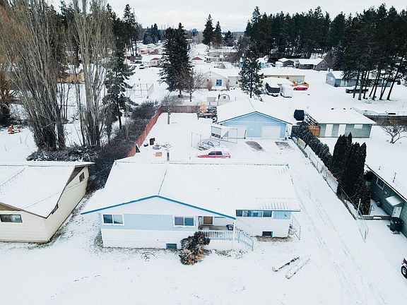 3rd image of 35 Willow Dr