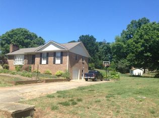 4906 Kennedy St, Hickory, NC 28602