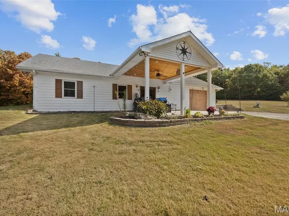 100 Angela Dr, Hillsboro, MO 63050