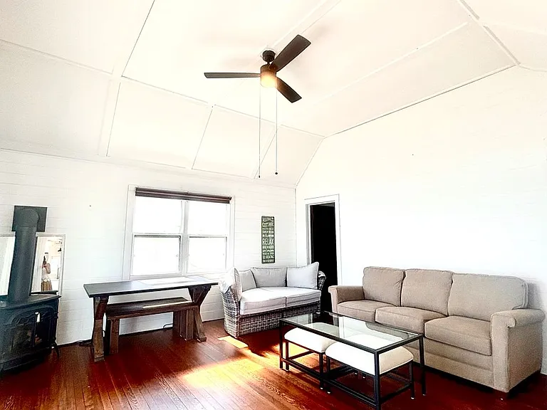 11853 Lakeshore Rd — Photo 10