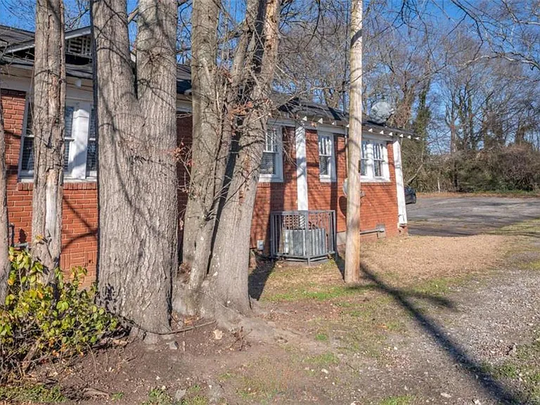 2882 Church St — Photo 29