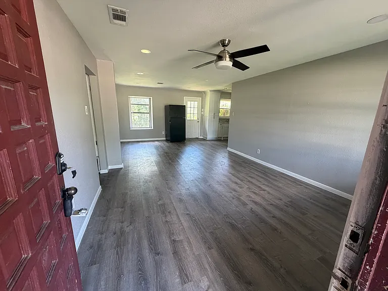 3901 Hiland Dr — Photo 4