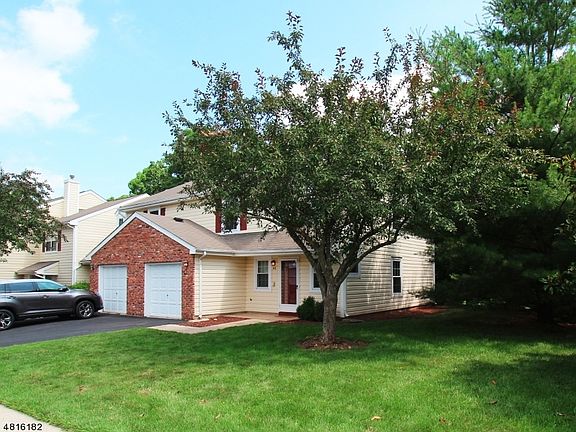 3rd image of 172 Beckett Pl