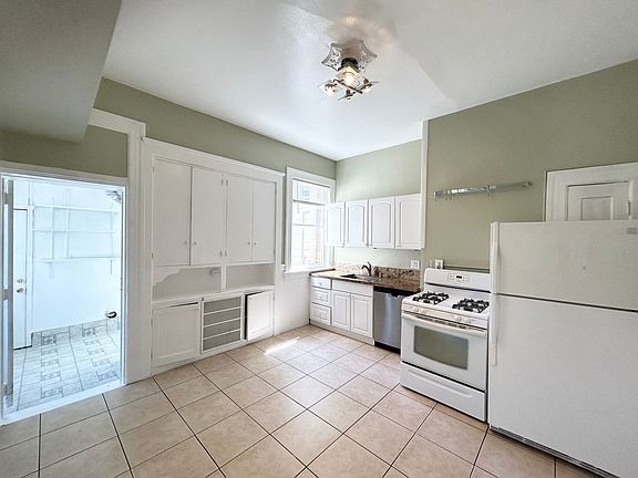 3rd image of 3060-3064 Buchanan St #3062