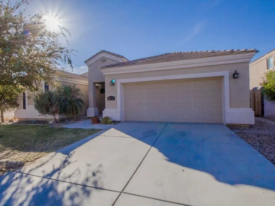 2573 N Wrangler Ln