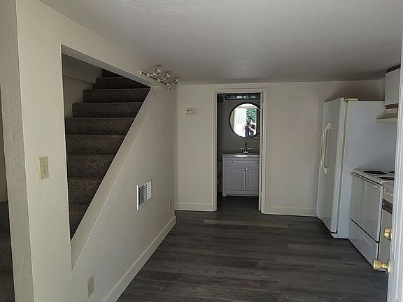 2nd image of 2933 Panama Ave Unit B