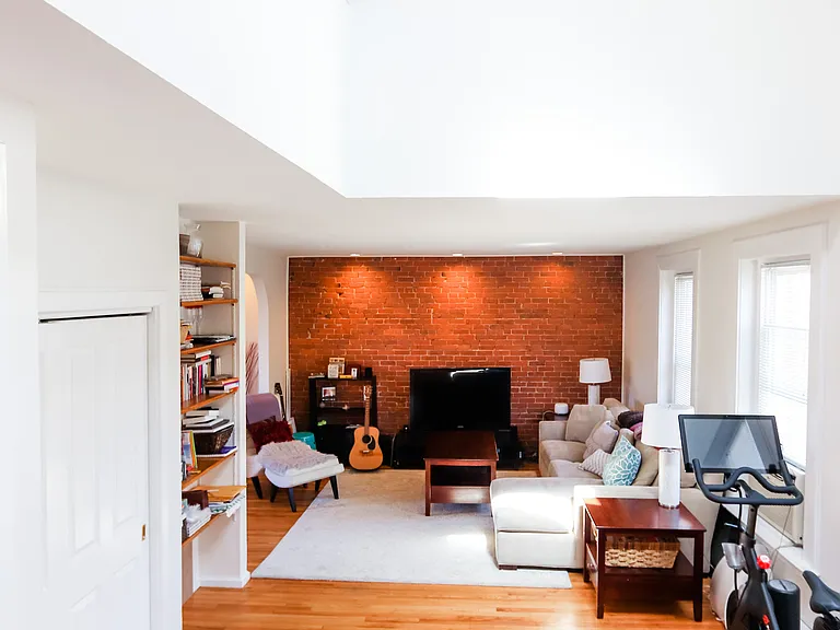 182 Chestnut St #2 — Photo 10