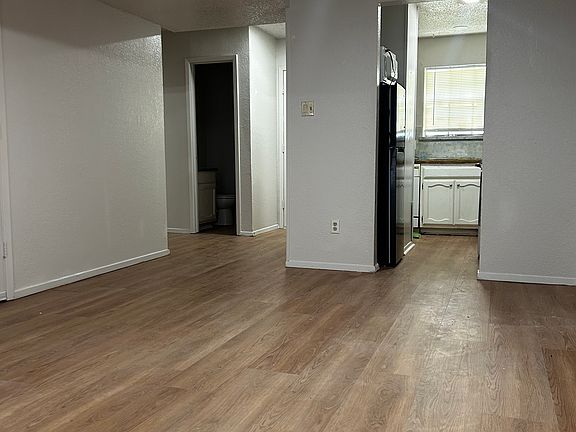 5th image of 7600 Chapin Rd APT D
