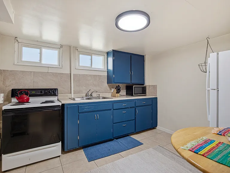817 1/2 Mathews St #1/2 — Photo 8
