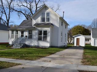 403 8th Ave SW, Independence, IA 50644