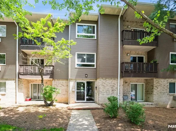 301 Federal Hill Rd #301A, Pompton Lakes, NJ 07442