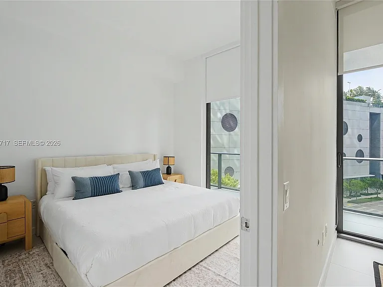 501 NE 31st St #302 — Photo 18