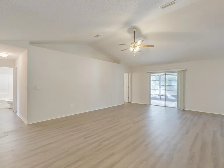 132 Marsh Island Cir — Photo 8