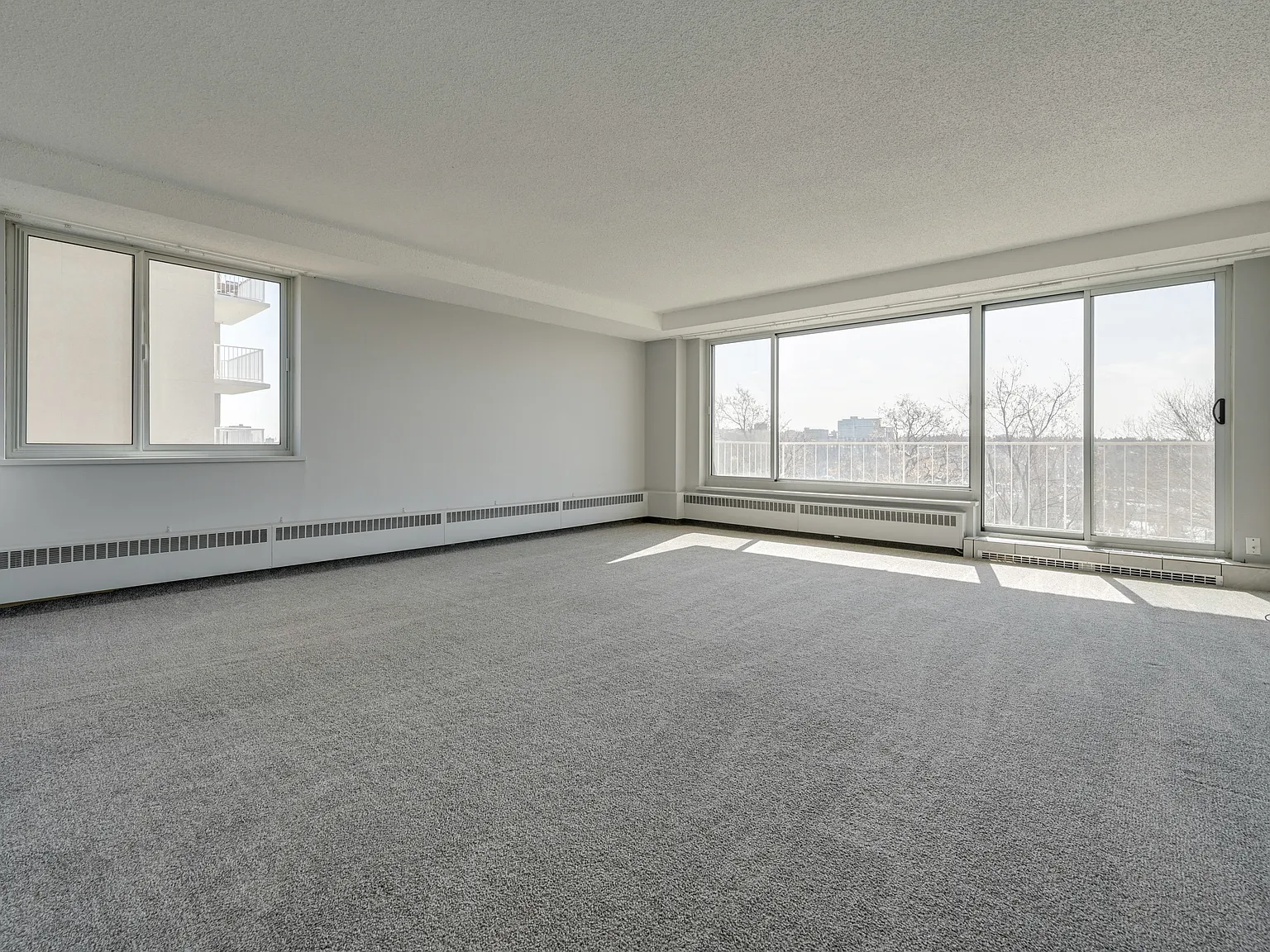 Valleyview Manor — Photo 2