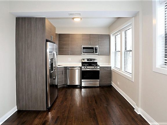 2nd image of 2230 N Sawyer Ave APT 1W