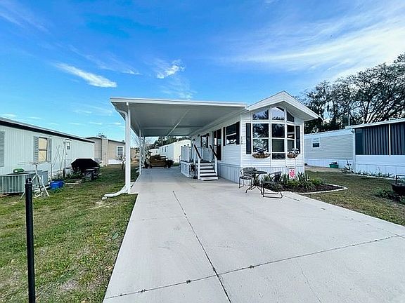 3rd image of 126 Wildwood Ln